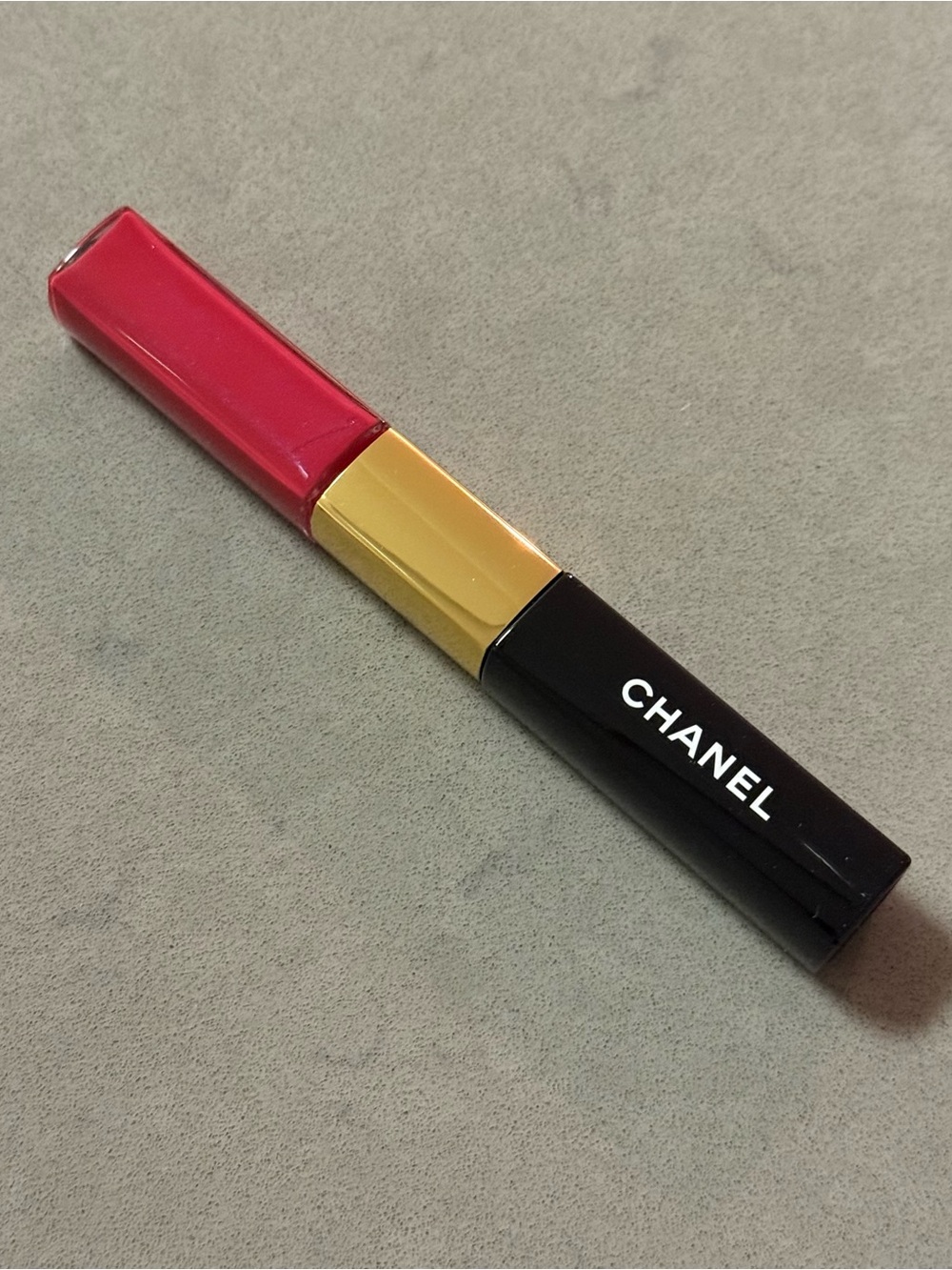 54 CHANEL LE ROUGE DUO ULTRA TENUE